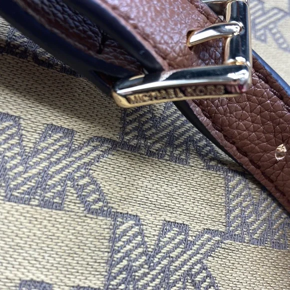 24HR DROP ⬇️SHIPS TODAY❗️⚡️Michael Kors Monogram  display picture 1
